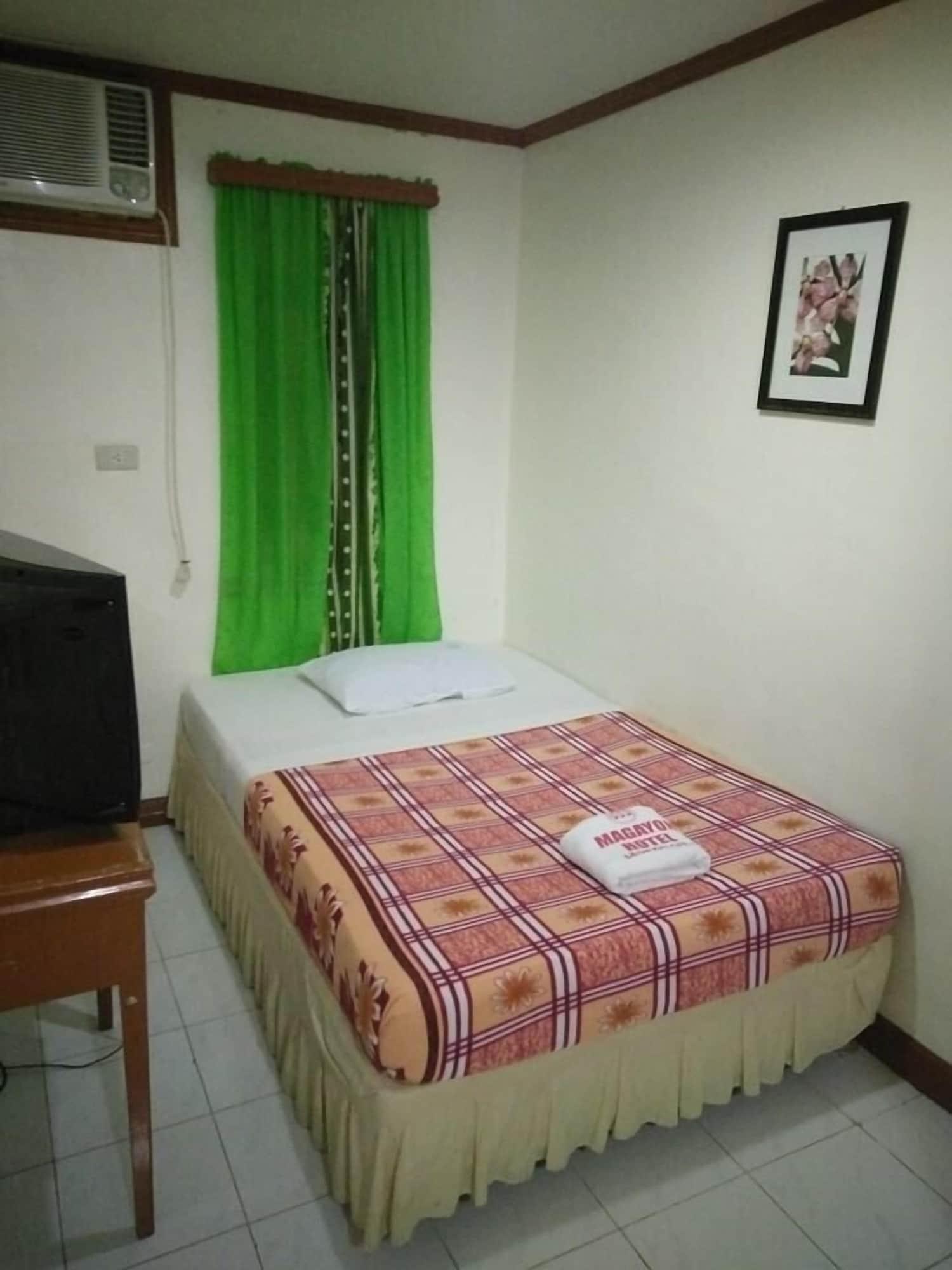 לגאזפי Magayon Hotel מראה חיצוני תמונה