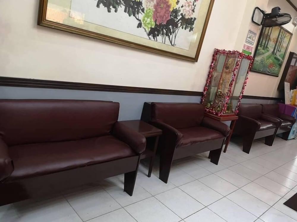 לגאזפי Magayon Hotel מראה חיצוני תמונה