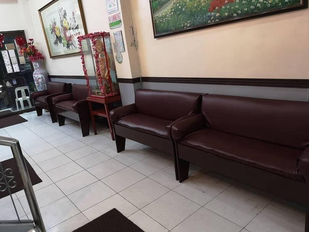 לגאזפי Magayon Hotel מראה חיצוני תמונה